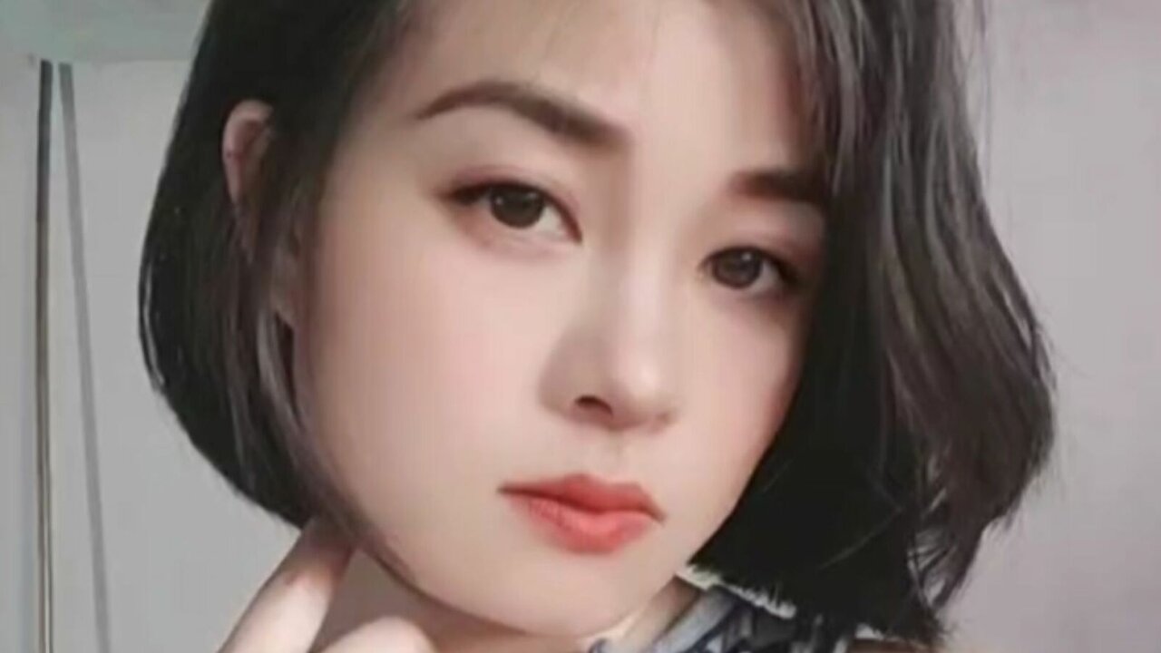 Catch GlendaLily’s Private Cam Show