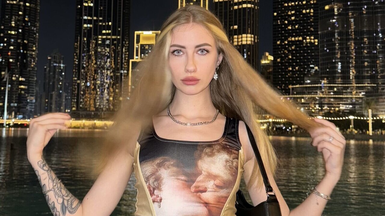 Catch HailieMathers’s Private Cam Show