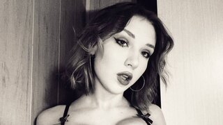 Catch HildAllman’s Private Cam Show