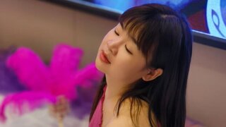 Catch HuanHuan’s Private Cam Show