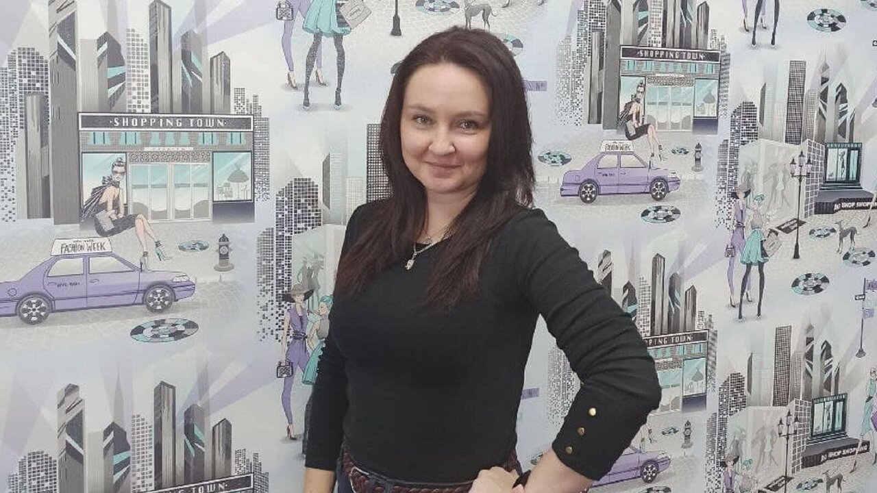 Catch IlonaWanett’s Private Cam Show
