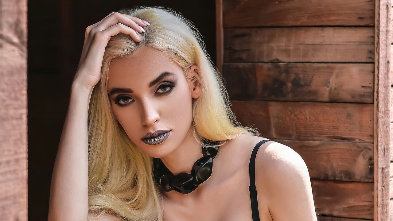 Catch InnaBekker’s Private Cam Show