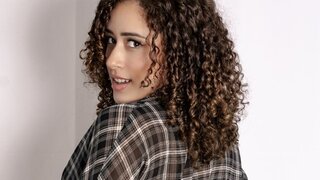 Catch IsabellaYork’s Private Cam Show