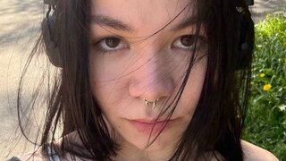 Catch JaniceNave’s Private Cam Show