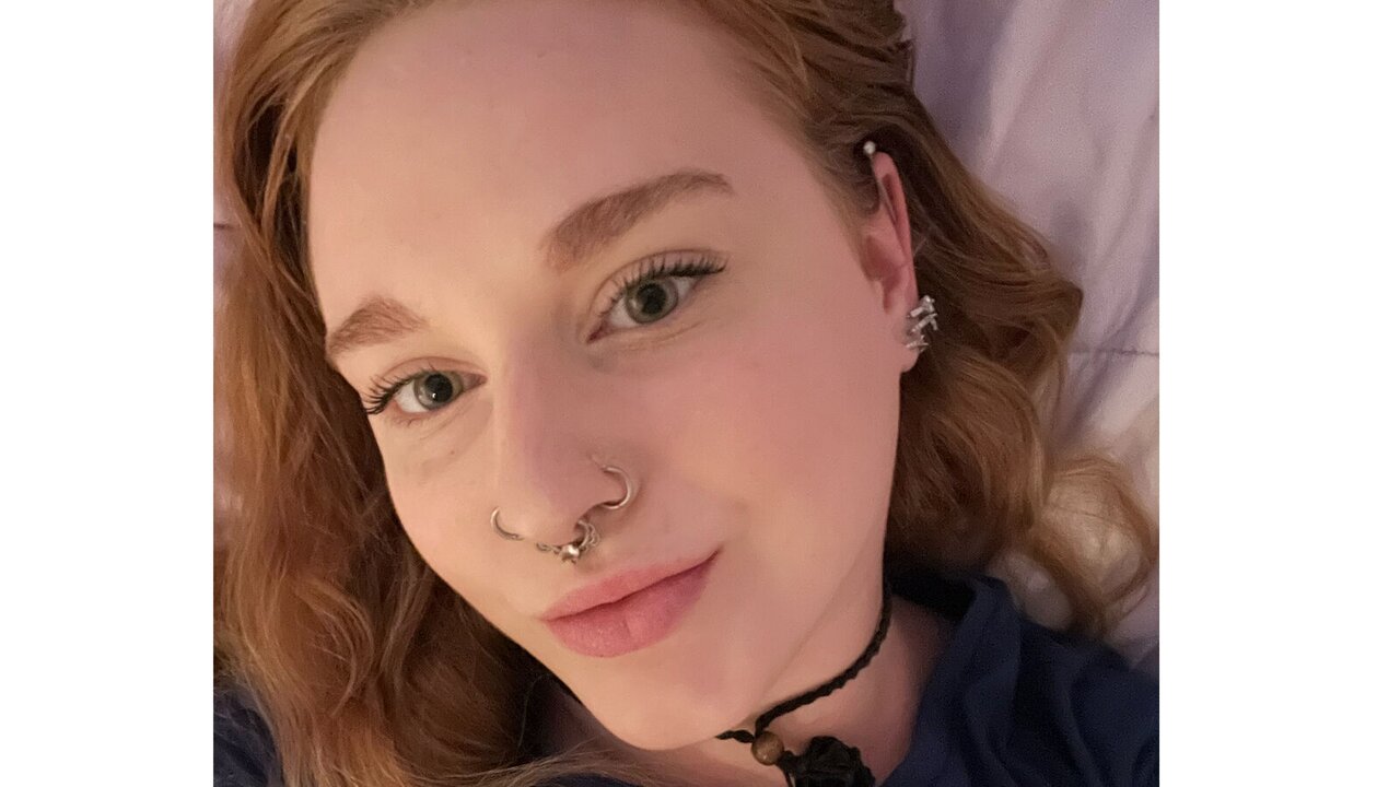 Catch JasmineEmerald’s Private Cam Show