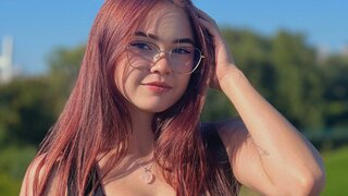 Catch JenniBlondell’s Private Cam Show