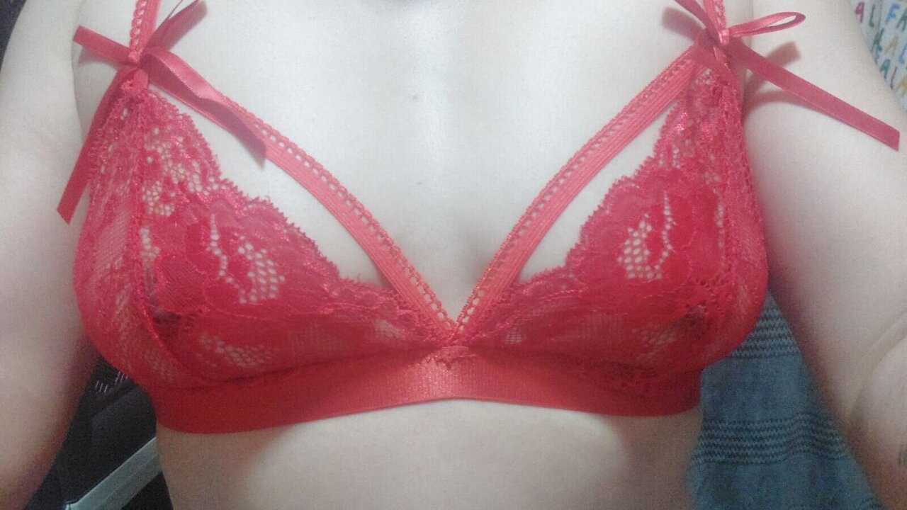 Catch JennyMoree’s Private Cam Show