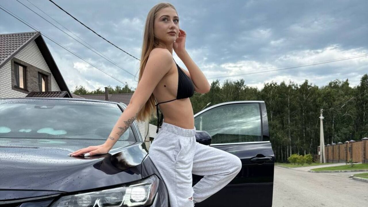 Catch JessicaMoonlight’s Private Cam Show