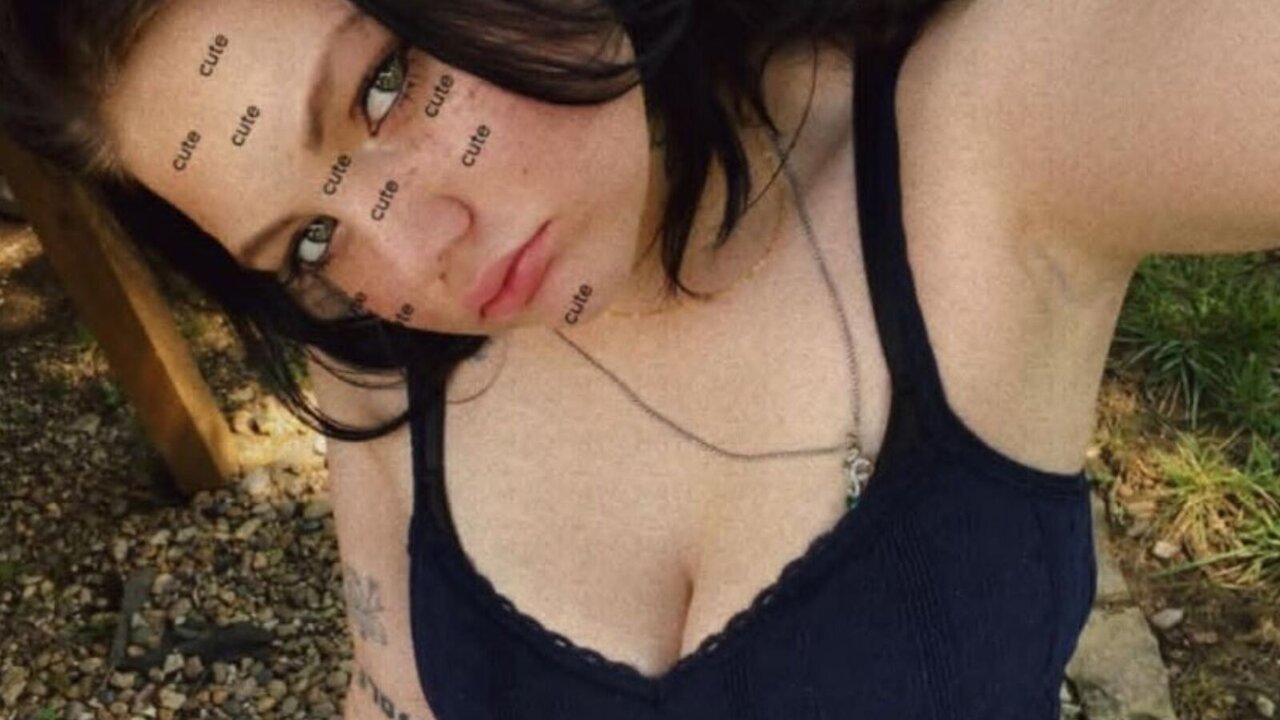 Catch Jewelsjewels’s Private Cam Show