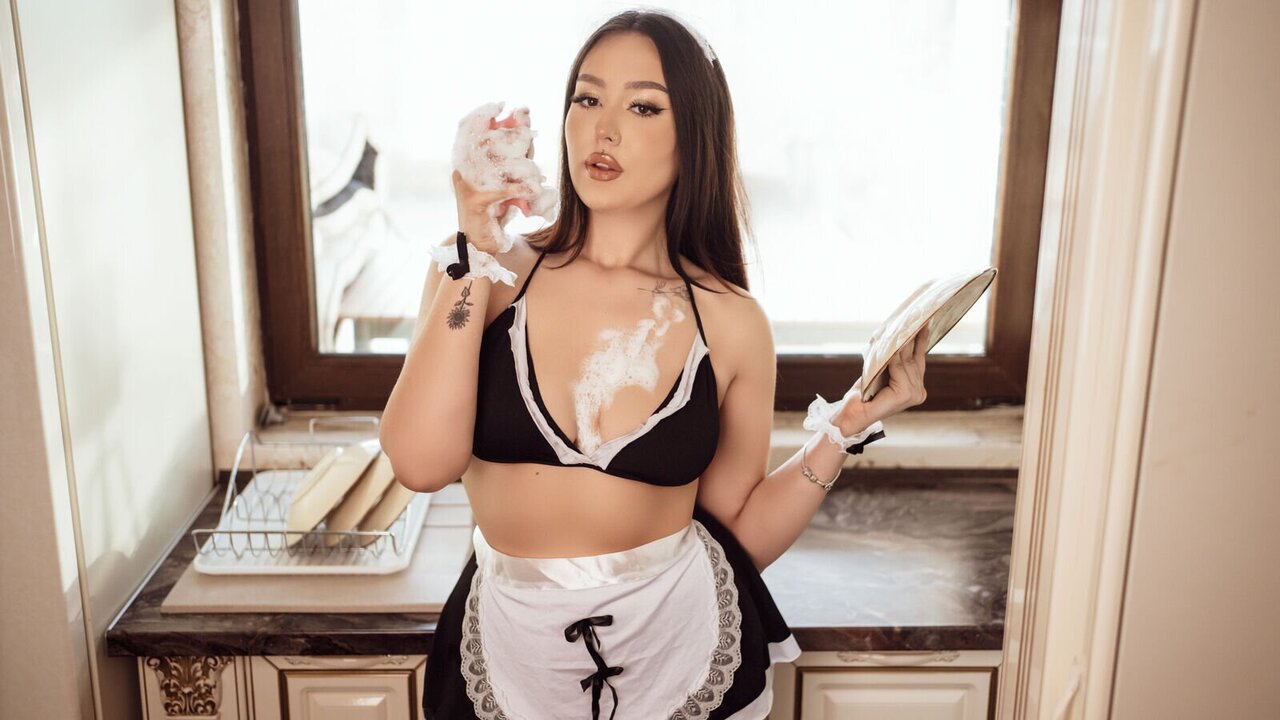 Catch JosieRoss’s Private Cam Show