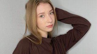 Catch JulianaDarter’s Private Cam Show