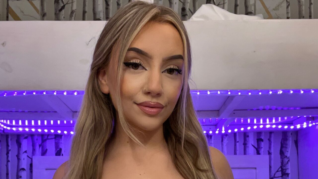 Catch JulianaMata’s Private Cam Show