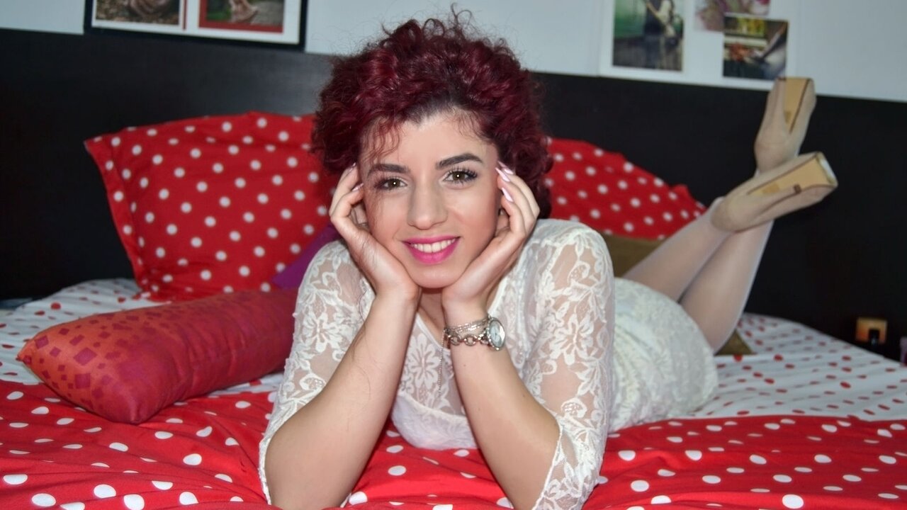 Catch JustKim’s Private Cam Show
