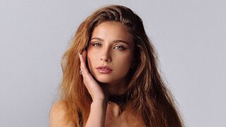 Catch JuulMuur’s Private Cam Show