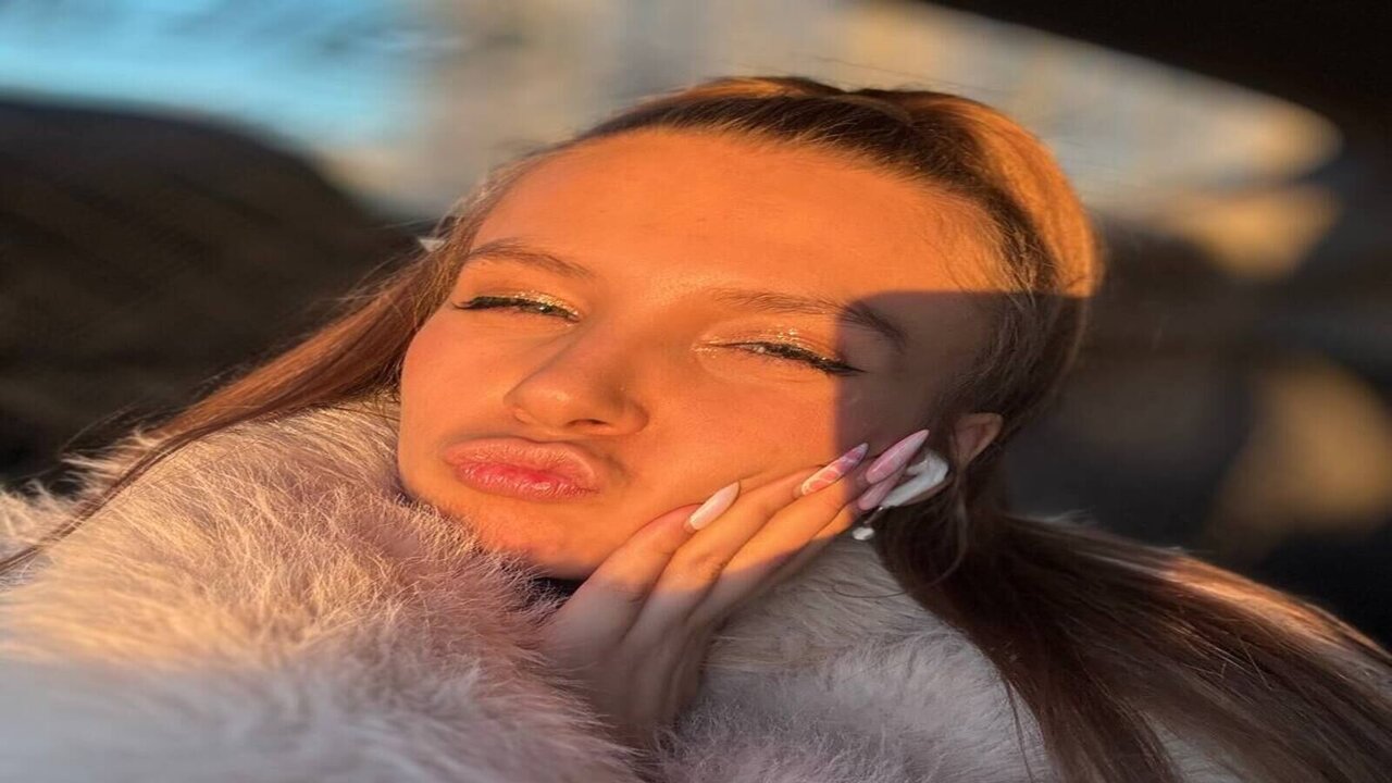Catch KamilaSouls’s Private Cam Show