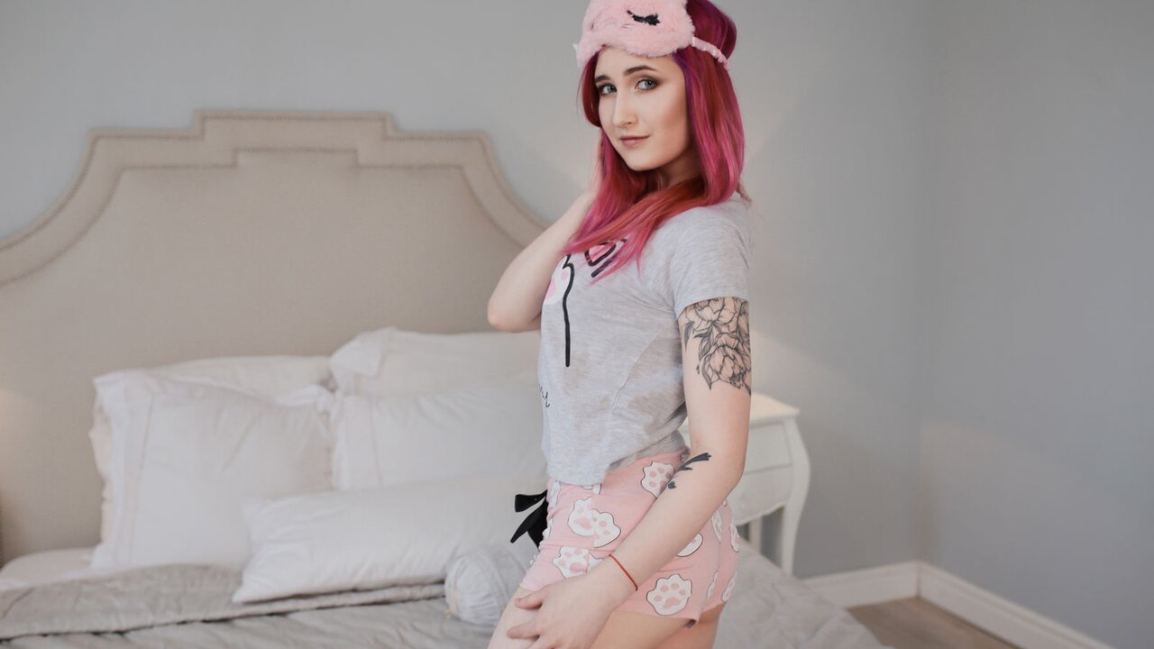 Catch KatarinaRedhair’s Private Cam Show