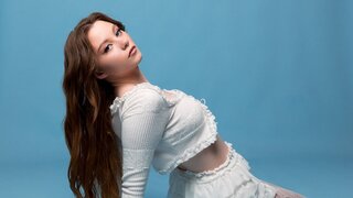 Catch KeiraAce’s Private Cam Show