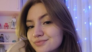Catch KendraCrumbley’s Private Cam Show