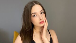 Catch KiraVair’s Private Cam Show