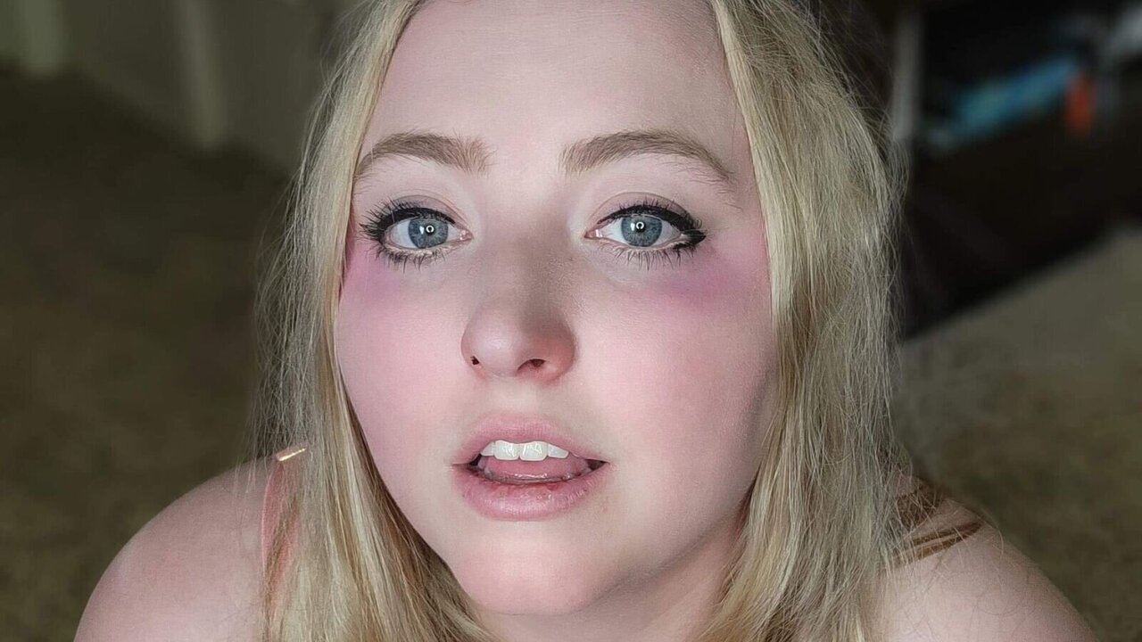 Catch KoryHeart’s Private Cam Show