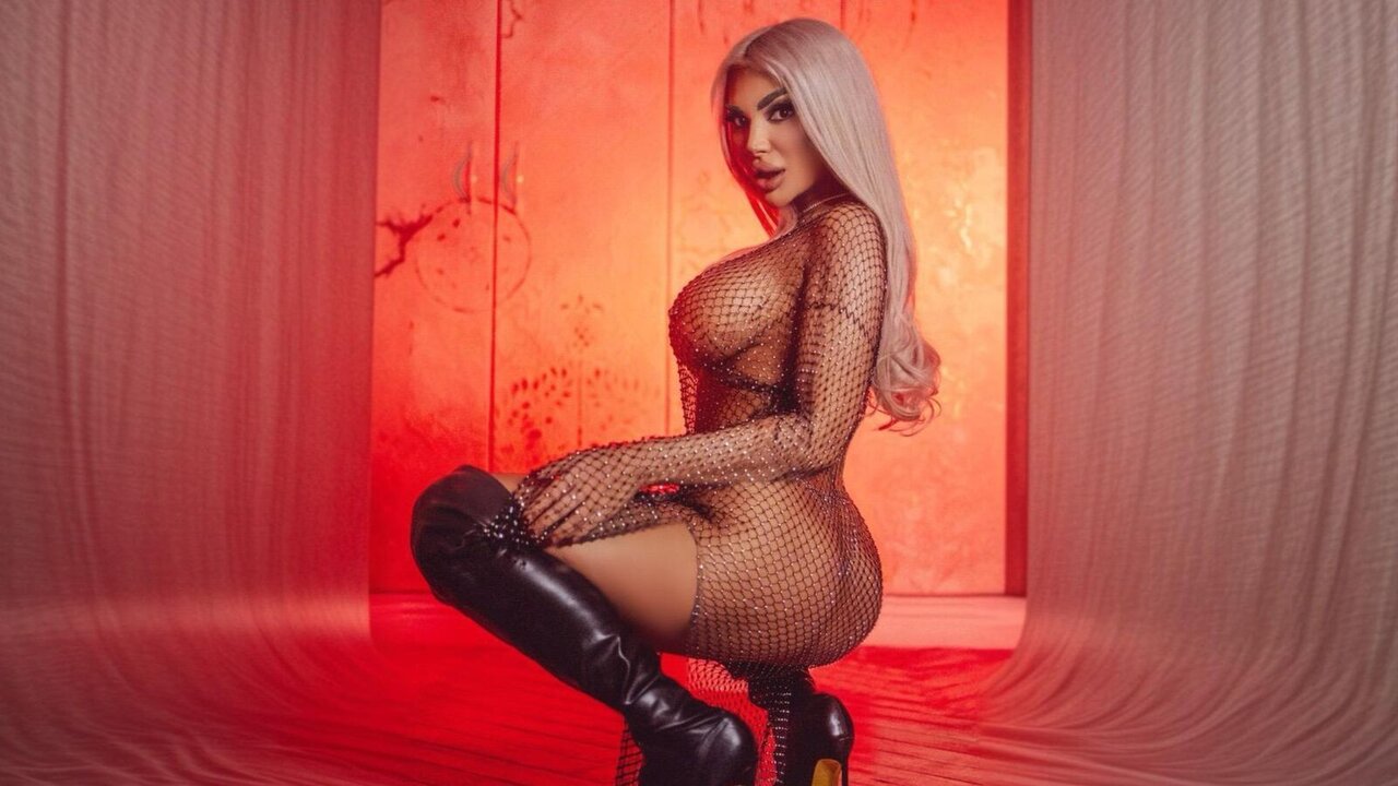 Catch Kym’s Private Cam Show