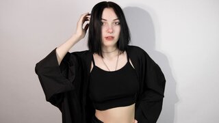 Catch LauraWeiss’s Private Cam Show