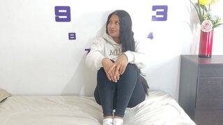 Catch LaynAriza’s Private Cam Show