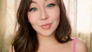 Catch LeahReel’s Private Cam Show