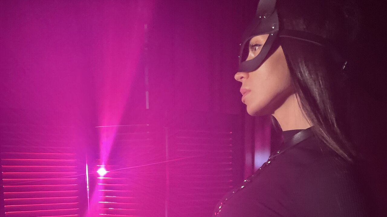 Catch LeilaNyman’s Private Cam Show