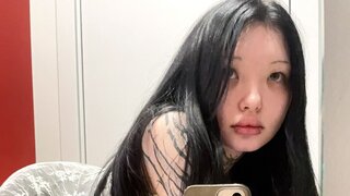 Catch LeinBone’s Private Cam Show