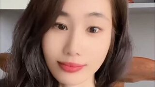 Catch LeslieYi’s Private Cam Show