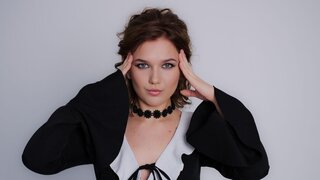 Catch LessiSmith’s Private Cam Show