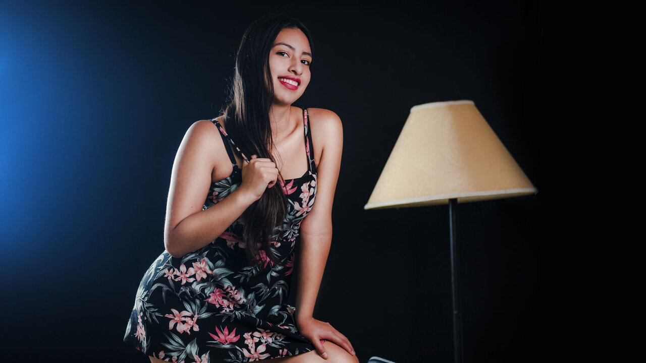 Catch LiaAndrews’s Private Cam Show