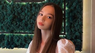 Catch LibbieFaragher’s Private Cam Show