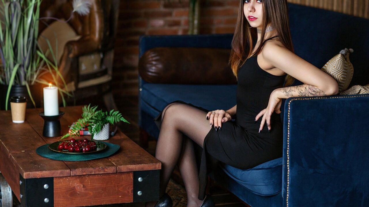 Catch LiluMultipasport’s Private Cam Show