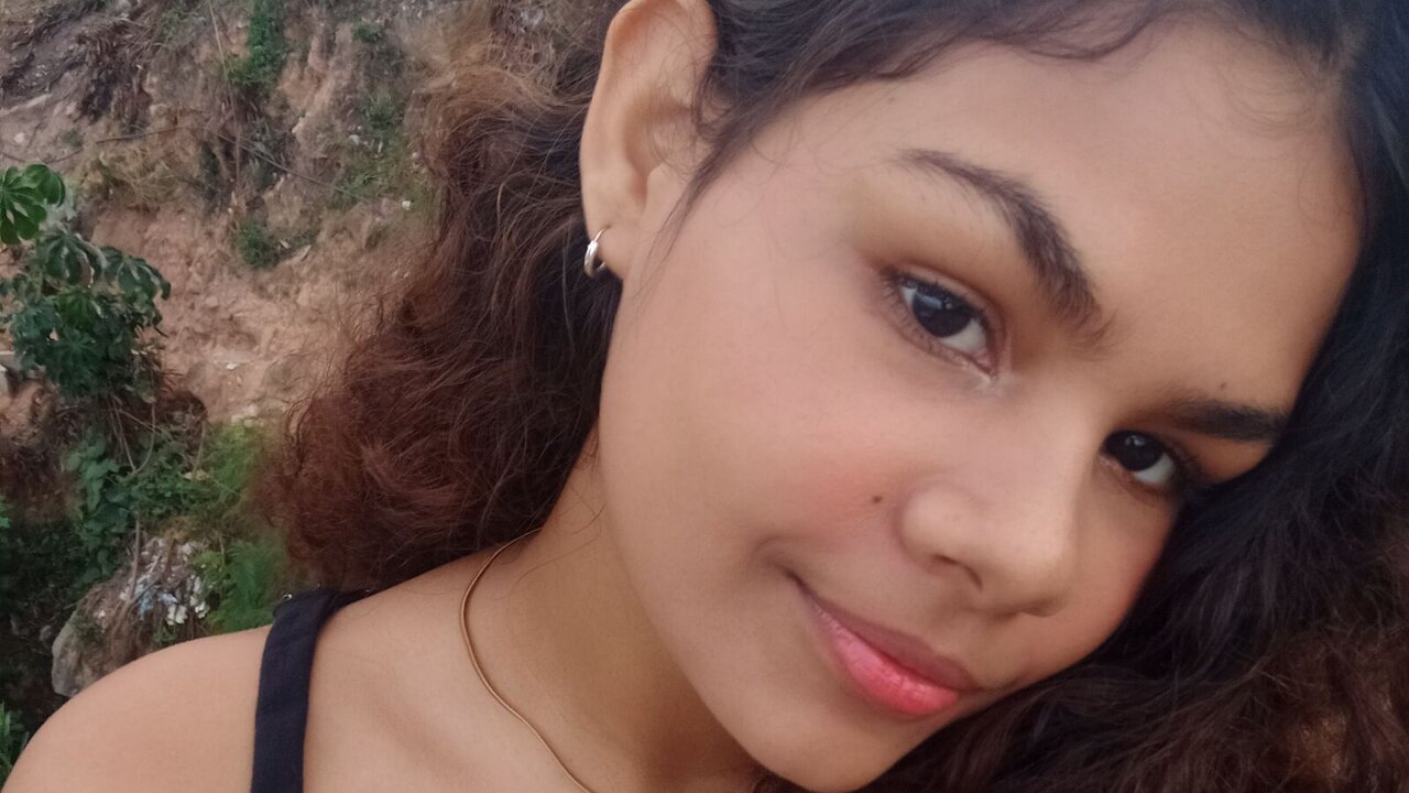 Catch LilySophie’s Private Cam Show