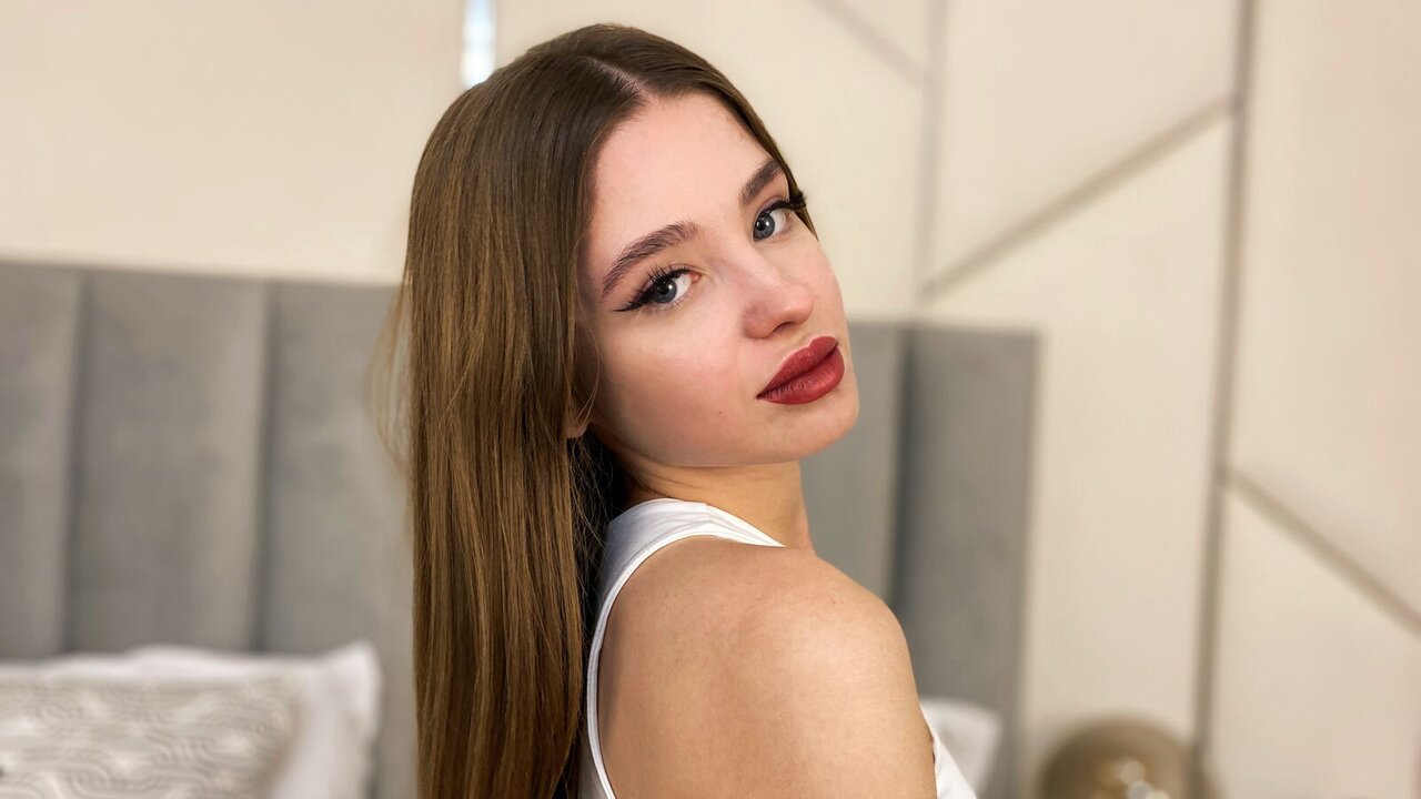 Catch LisaHolland’s Private Cam Show