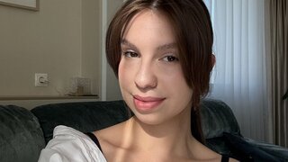 Catch LiyaDavis’s Private Cam Show
