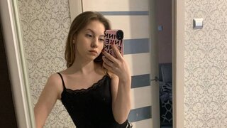 Catch LizbethBulmer’s Private Cam Show
