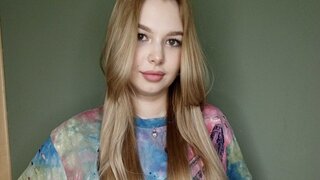 Catch LornaHalsted’s Private Cam Show