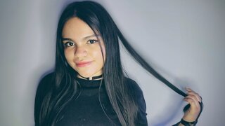Catch LucciaBianchi’s Private Cam Show