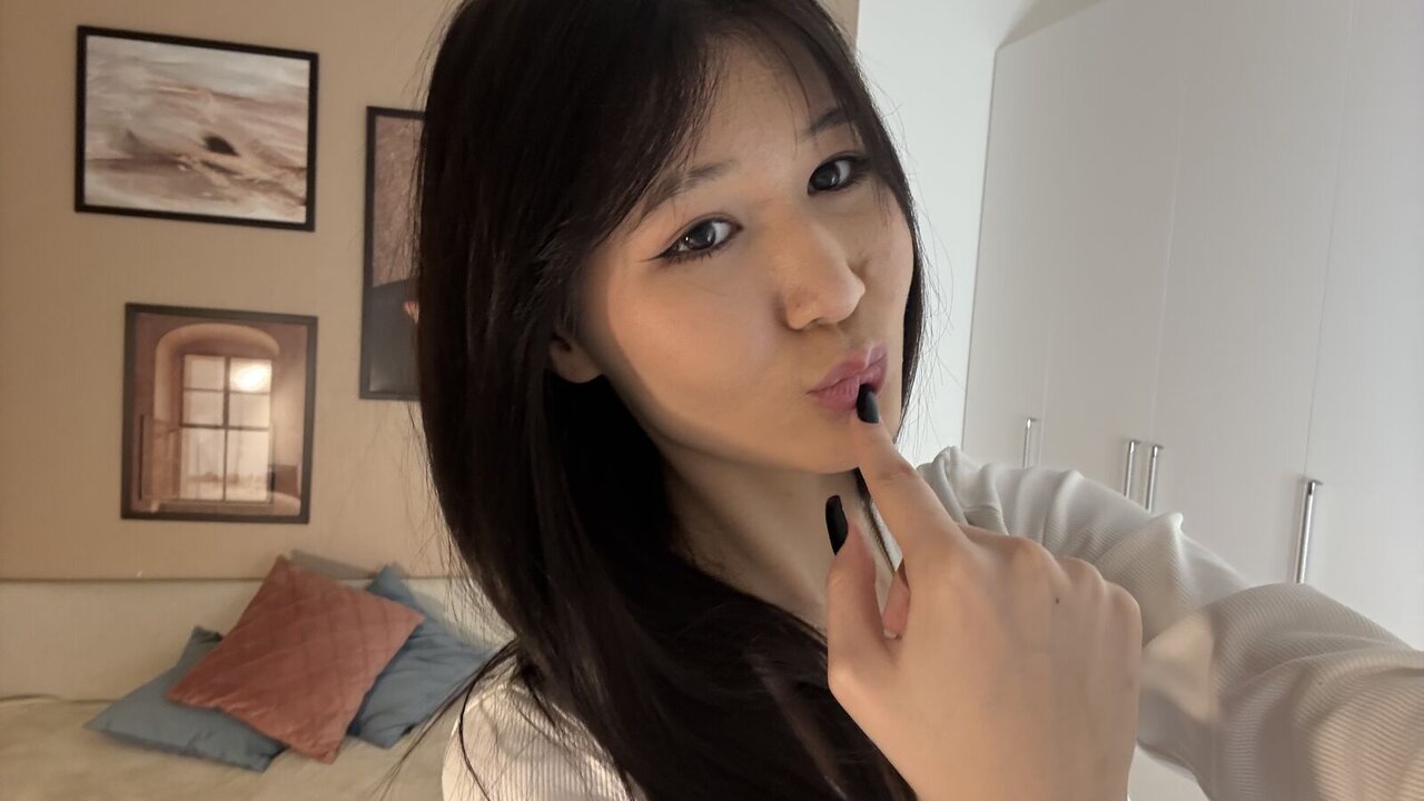 Catch LumieElly’s Private Cam Show