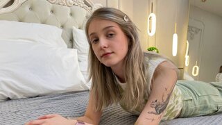 Catch LunaMiln’s Private Cam Show