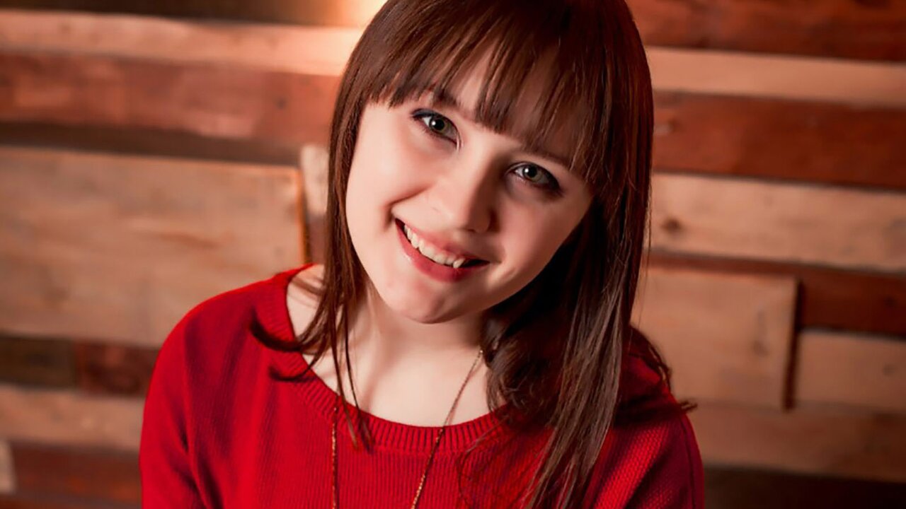 Catch MadyJenn’s Private Cam Show