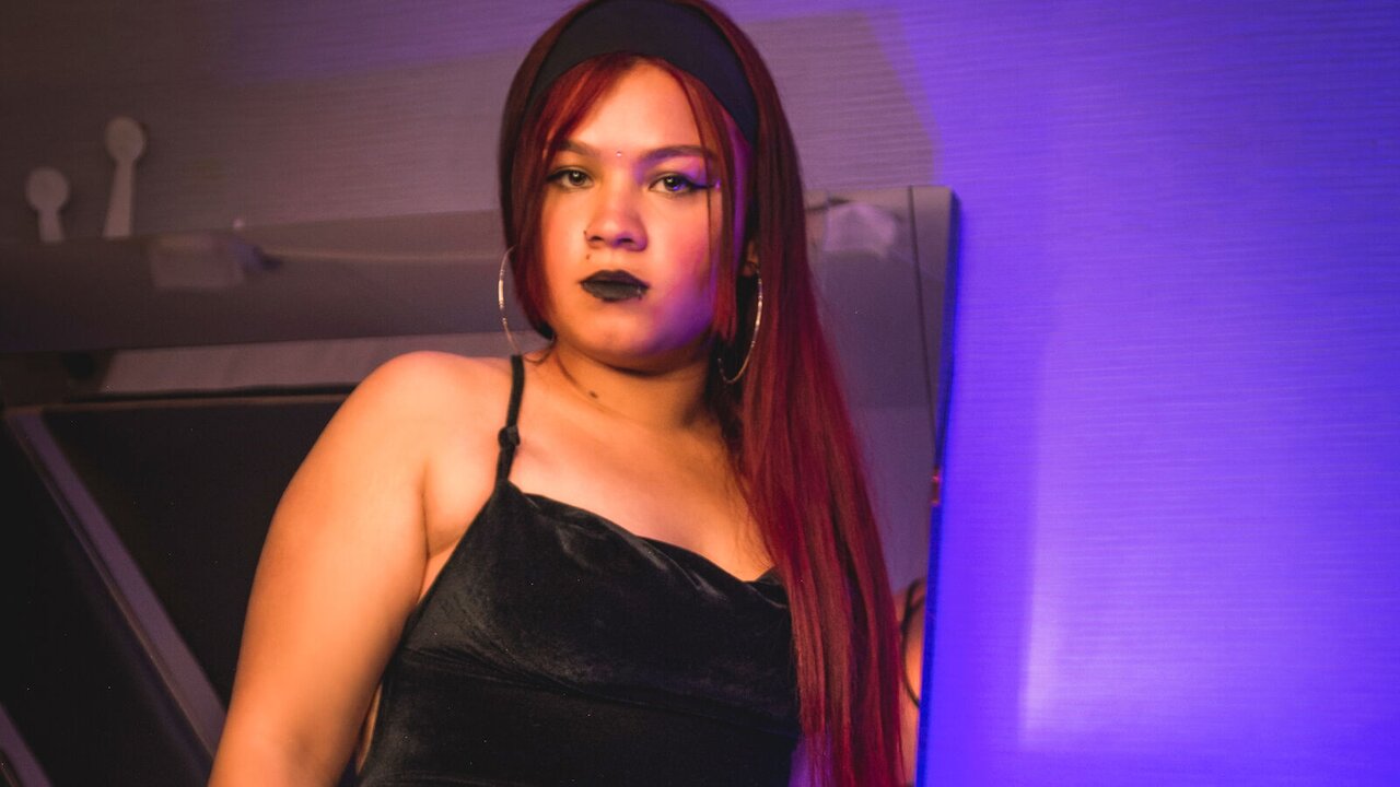 Catch ManuelaAbrams’s Private Cam Show