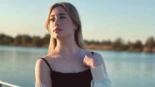 Catch MariaBulmer’s Private Cam Show