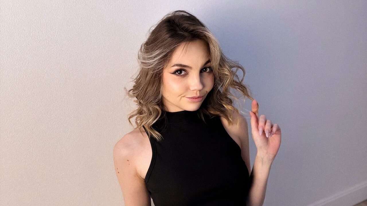 Catch MaryStars’s Private Cam Show