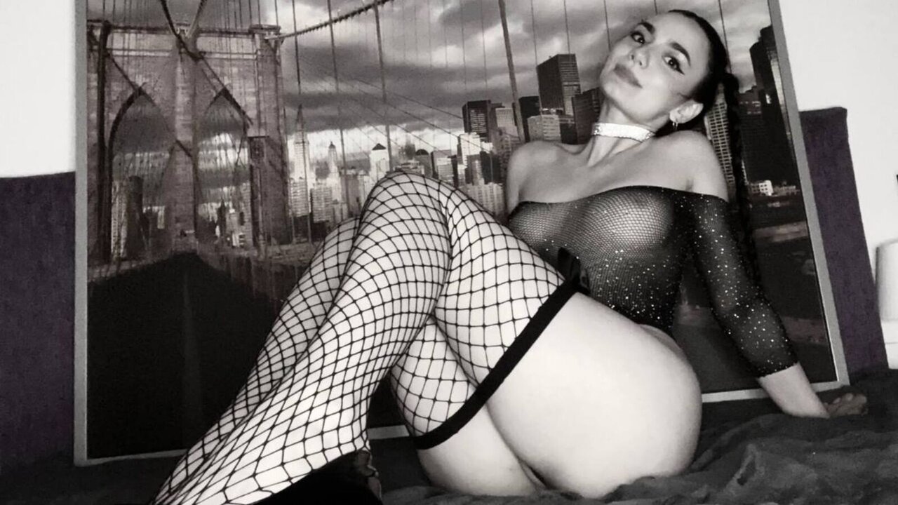 Catch MelissaTess’s Private Cam Show