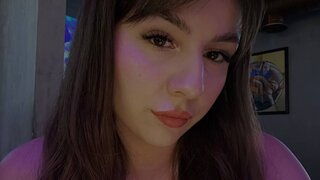Catch MelodiHermenau’s Private Cam Show