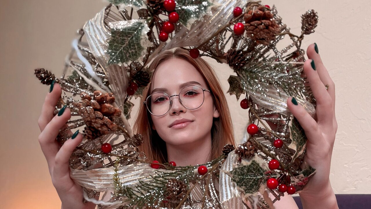 Catch MiaBoolman’s Private Cam Show